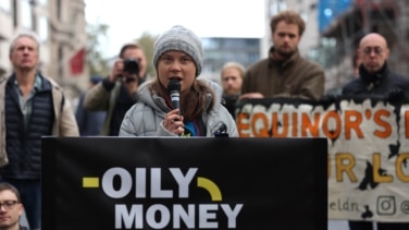 Detienen a la activista Greta Thunberg en una protesta en Londres contra los combustibles fósiles
