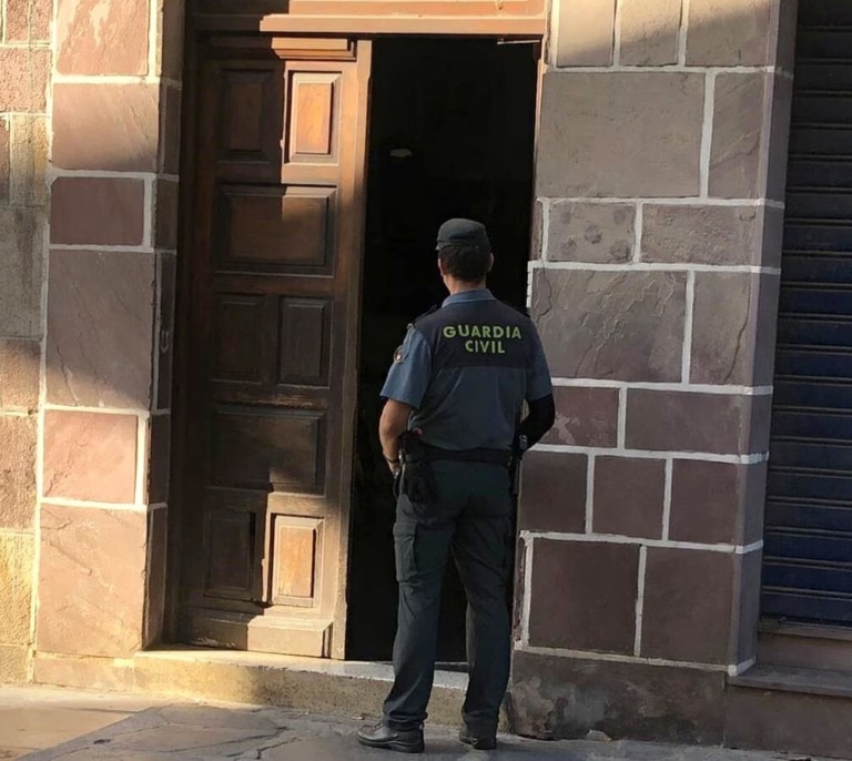 Muere un joven de 25 años tras explotar el dispositivo móvil que cargaba en la mesilla de su habitación
