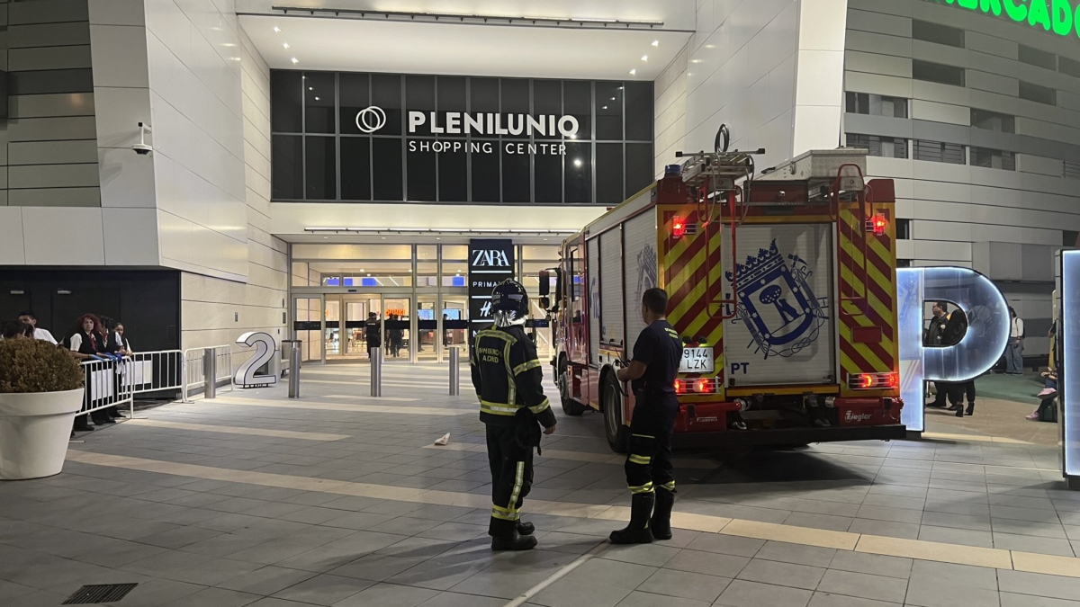 Incendio en un restaurante del centro comercial Plenilunio