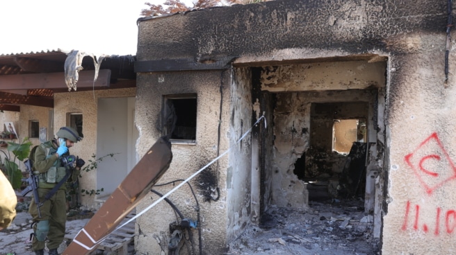 Israel-kibutz-Hamas Destrozos en el kibutz Kfar Aza