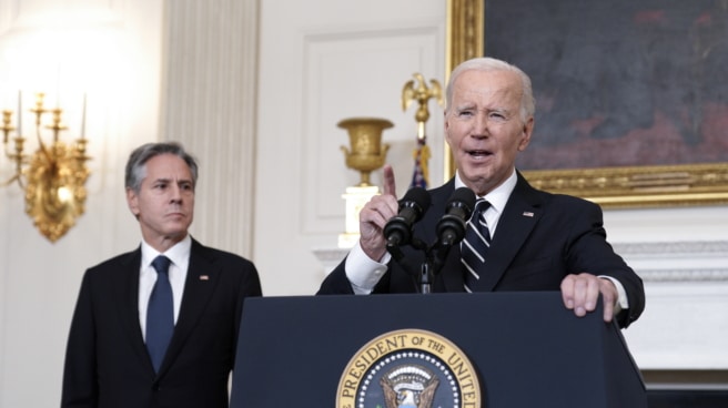 joe-biden-israel El presidente estadounidense Joe Biden junto con el Secretario de Estado Antony Blinken pronuncian comentarios sobre los ataques en Israel