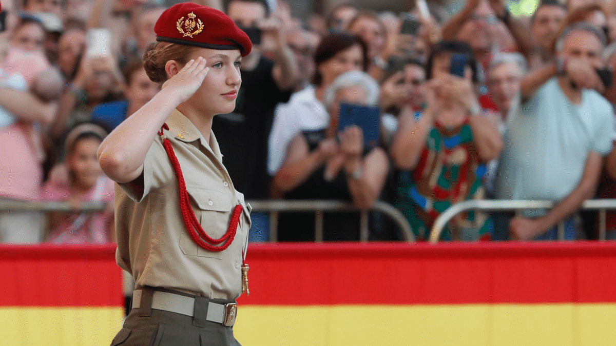 La princesa Leonor durante la ofrenda a la Virgen del Pilar en la Basílica del Pilar de Zaragoza