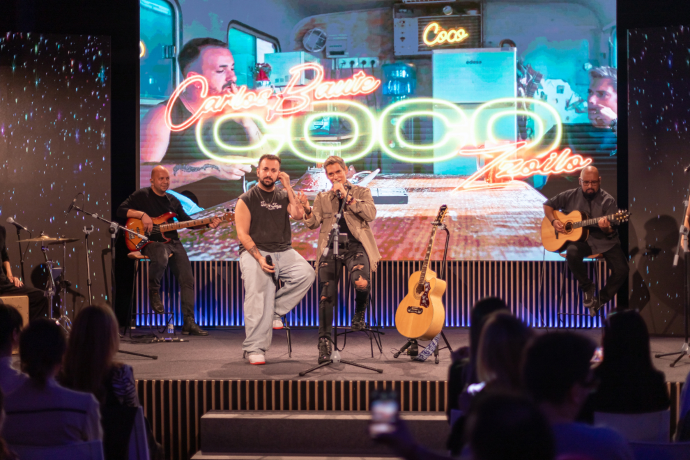 Carlos Baute canta junto a Zzoilo su canción 'Coco'