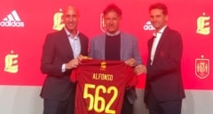 Alfonso critica a las futbolistas españolas y a Guardiola por haber vestido la camiseta de la Selección