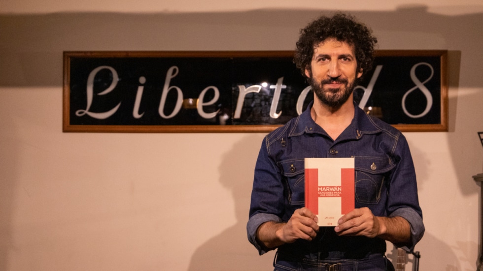 Marwan en Café Libertad 8 durante la presentación de su último álbum 'Canciones para una urgencia'.