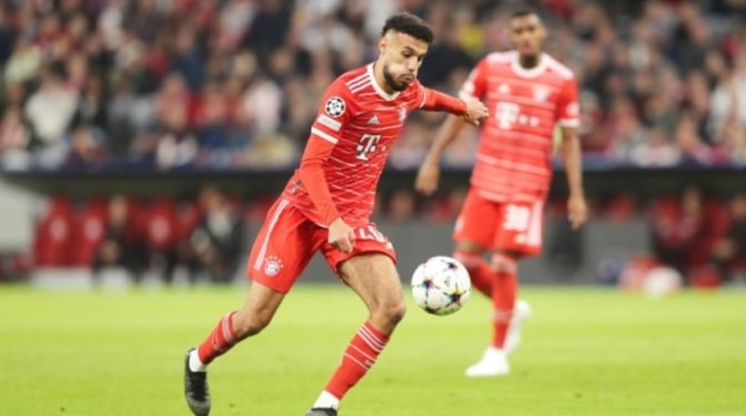 Piden la expulsión de Mazraoui del Bayern por su apoyo a Palestina