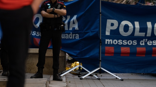 Detenido un hombre de 77 años acusado de matar a su pareja, desaparecida desde 2022 Bomberos y Mossos d'Esquadra acuden al Raval de Barcelona donde ha caído una palmera a una mujer, a 3 de agosto de 2023