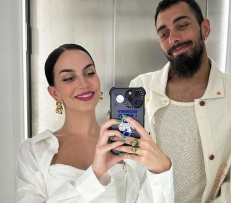 La novia de Borja Iglesias no se corta al responder a las provocaciones de un periodista