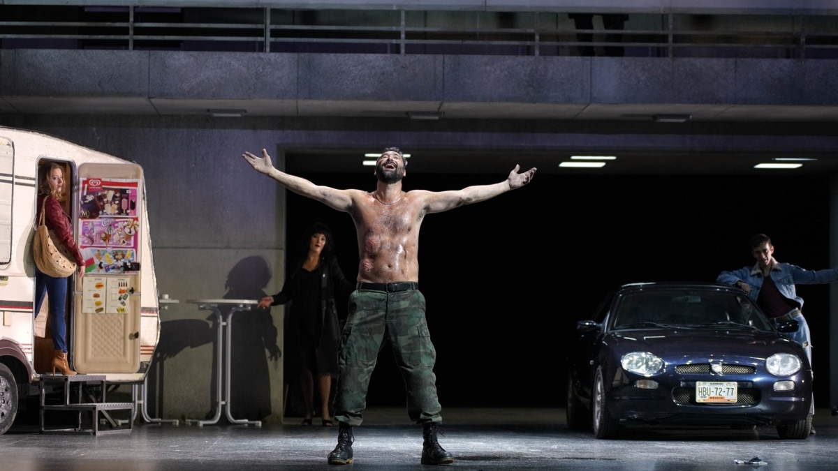 Christophe Dumaux como Orlando en el teatro real.