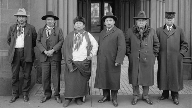 osage-indian-group (1) Miembros de la tribu Osage en 1920.