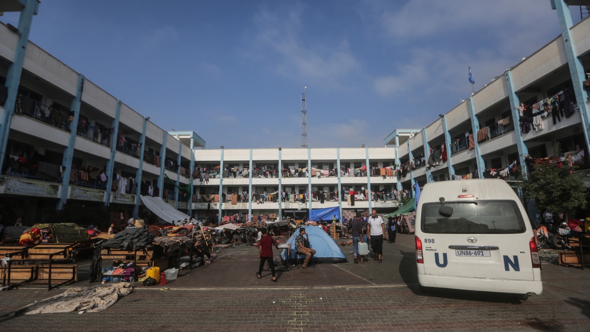 Khan Yunis: Vista general de una escuela gestionada por el Organismo de Obras Públicas y Socorro de las Naciones Unidas para los Refugiados de Palestina en el Cercano Oriente (UNRWA)