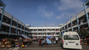 Miles de personas asaltan las instalaciones de la ONU en Gaza y se llevan todos los suministros