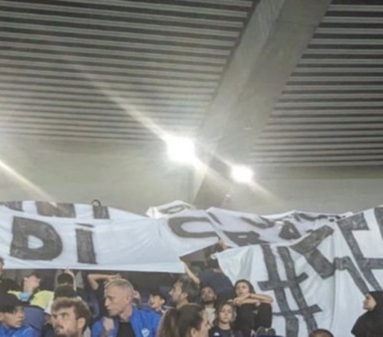 Respuesta «violenta» de la seguridad del PSG a una concejala por portar una pancarta en favor de Jenni Hermoso