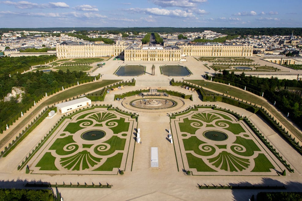 Evacúan por sexta vez en ocho días el Palacio de Versalles por otra amenaza de bomba