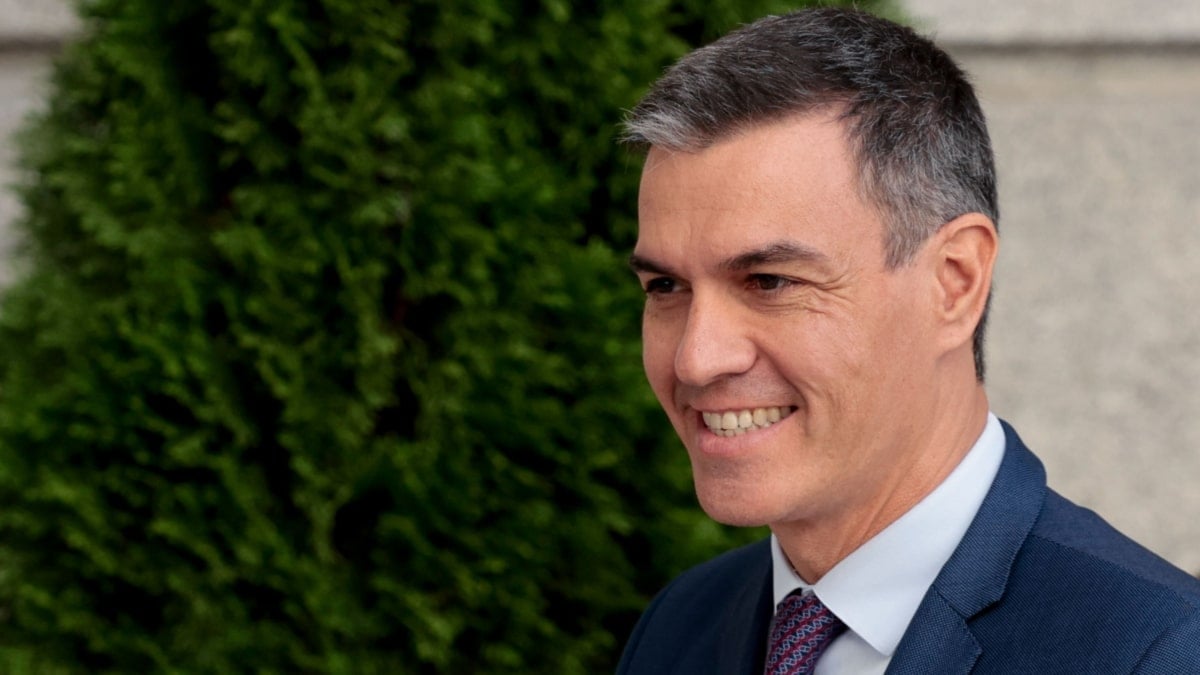 El presidente del Gobierno en funciones, Pedro Sánchez a su llegada este viernes al Congreso donde se celebra la segunda votación a la investidura del candidato popular Alberto Núñez Feijóo.