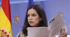 Vox tacha de "puro maquillaje" la reducción de la jornada laboral pactada por el PSOE y Sumar