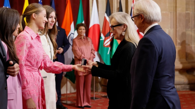premios-princesa-asturias-leonor-meryl-streep Los Reyes, Felipe y Letizia, la princesa de Asturias, Leonor, y la infanta Sofía reciben en audiencia a la galardonada con el premio Príncesa de Asturias de las Artes, la actriz estadounidense Meryl Streep