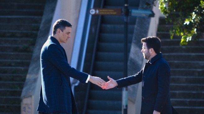 El pretendido pesimismo de los negociadores es un bulo El presidente del Gobierno, Pedro Sánchez (i) y el presidente de la Generalitat, Pere Aragonès (d)