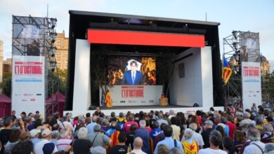 Puigdemont promete seguir reivindicando el 1-O y advierte contra las "salidas personales"