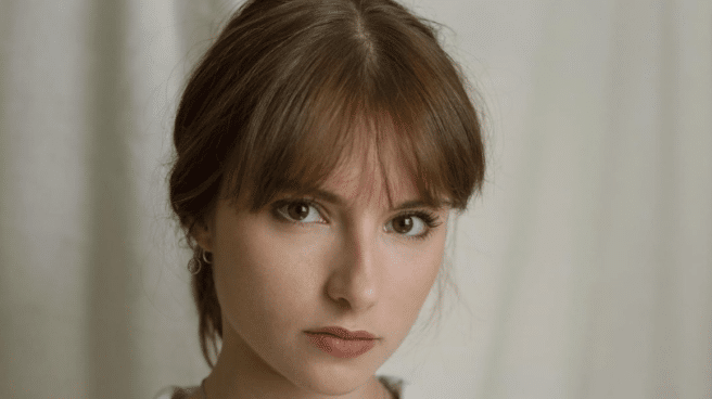 Quién es Helena Ezquerro La actriz Helena Ezquerro, tras su éxito en 'Salón de té La Moderna' de La 1