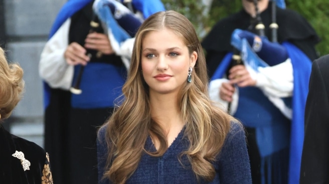 Queen Sofia, Princess Leonor and King Philip arriving at the 2023 Princess of Asturias Awards.