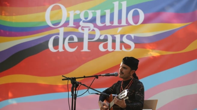 Rodrigo Cuevas actúa durante la II edición de los Reconocimientos Arcoíris por el Día Internacional del Orgullo LGTBI, en 2022. Rodrigo Cuevas actúa durante la II edición de los Reconocimientos Arcoíris por el Día Internacional del Orgullo LGTBI, en 2022.