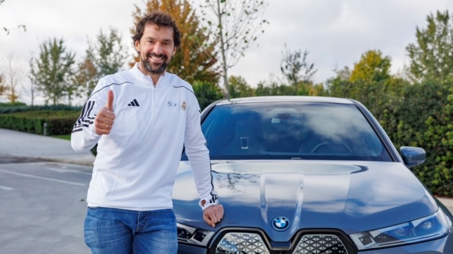 Sergio Llull recibe, de la mano del Real Madrid, el que será su coche en la temporada 2023-2024 Sergio-Llull-coche-Real-Madrid-Baloncesto