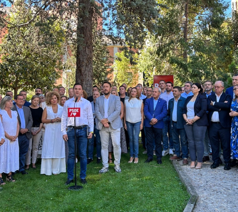 Zapatero y todos los líderes provinciales del PSOE avalan en un manifiesto un nuevo Gobierno de Sánchez