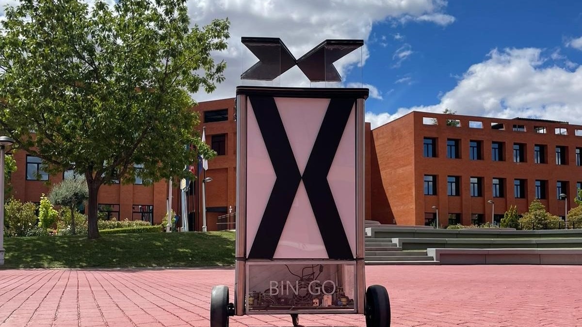 Estudiantes de la Universidad Alfonso X el Sabio crean un vehículo autónomo inteligente que mejorará la gestión del campus
