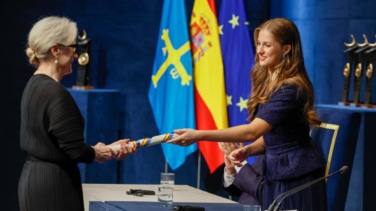 Quién es Moisés Nieto, el joven talento de la moda española autor del vestido de Leonor
