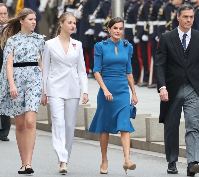 La reina Letizia recicla vestido para dejar todo el protagonismo a Leonor