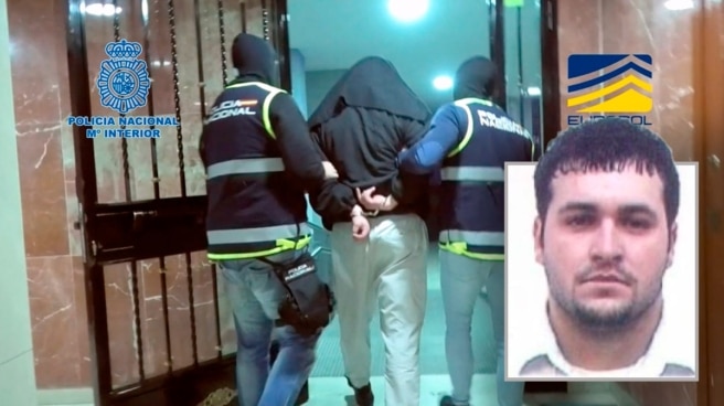 Momento de la detención de Deniz Ibryam Redzheb en Fuenlabrada (Madrid). Momento de la detención de Deniz Ibryam Redzheb en Fuenlabrada (Madrid).
