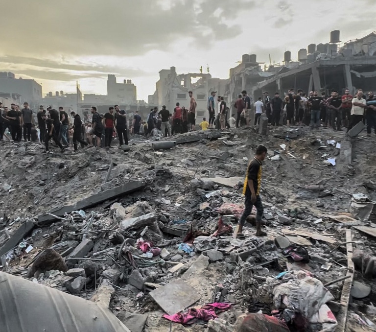 Un bombardeo israelí en un campo de refugiados deja cientos de muertos y heridos