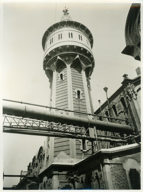 Torre de agua de la antigua fábrica de gas de La Barceloneta.