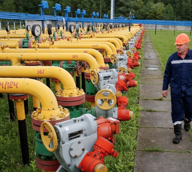 El eterno negocio de las petroleras: beneficios de récord y daños millonarios al medio ambiente