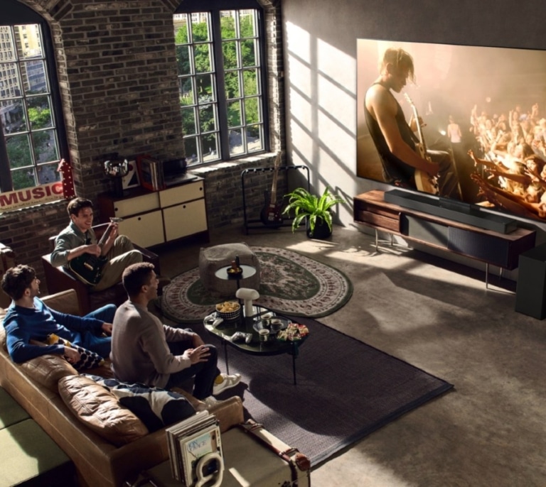 Smart TV OLED de LG + barra de sonido de regalo: La experiencia audiovisual definitiva en tu salón a un precio irrepetible