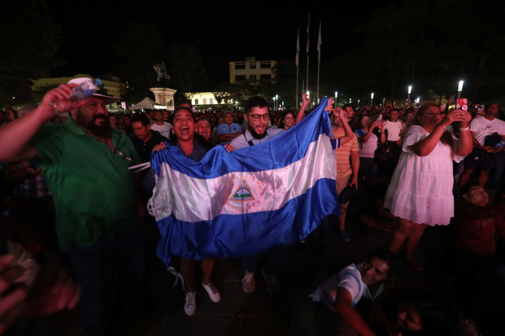 Fans of Miss Nicaragua Shannice Palacios celebrate her crowning as the new Miss Universe 2023.