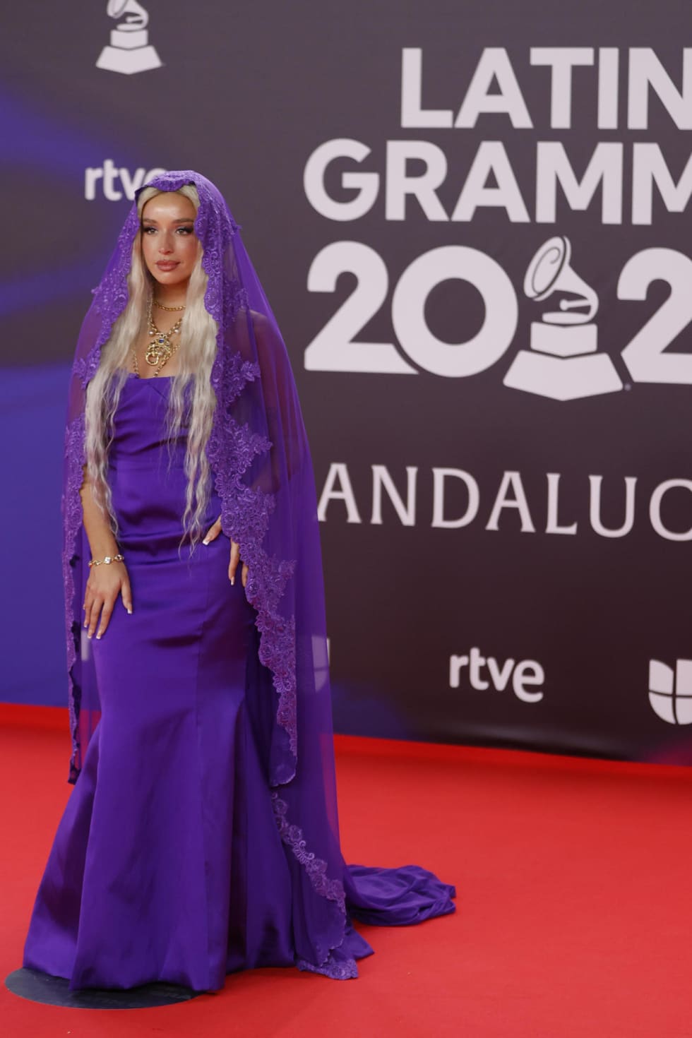 La cantante española Lola Índigo en los Grammy Latinos