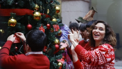 ¿Dónde se ha comprado Isabel Díaz Ayuso su original jersey navideño?