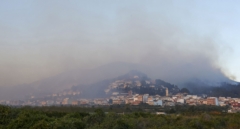 Un incendio forestal descontrolado arrasa más de 1.000 hectáreas en Valencia