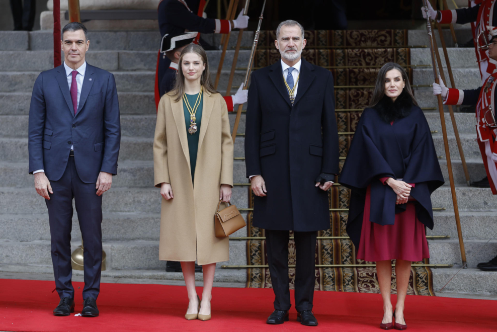 Los reyes Felipe y Letizia junto a la princesa de Asturias, Leonor, y el presidente del Gobierno, Pedro Sánchez