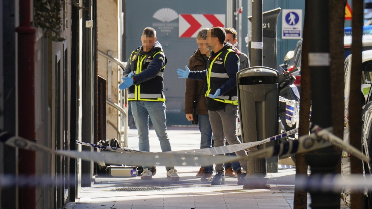 La Policía investiga en el lugar donde el político español Alejo Vidal-Quadras, que fue vicepresidente del Parlamento Europeo y presidente del conservador Partido Popular (PP) en Cataluña, ha recibido un disparo en la cara en la calle Núñez de Balboa de Madrid.