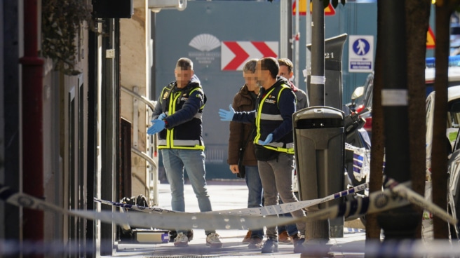 La Policía investiga en el lugar donde el político español Alejo Vidal-Quadras, que fue vicepresidente del Parlamento Europeo y presidente del conservador Partido Popular (PP) en Cataluña, ha recibido un disparo en la cara en la calle Núñez de Balboa de Madrid. La Policía investiga en el lugar donde el político español Alejo Vidal-Quadras, que fue vicepresidente del Parlamento Europeo y presidente del conservador Partido Popular (PP) en Cataluña, ha recibido un disparo en la cara en la calle Núñez de Balboa de Madrid.