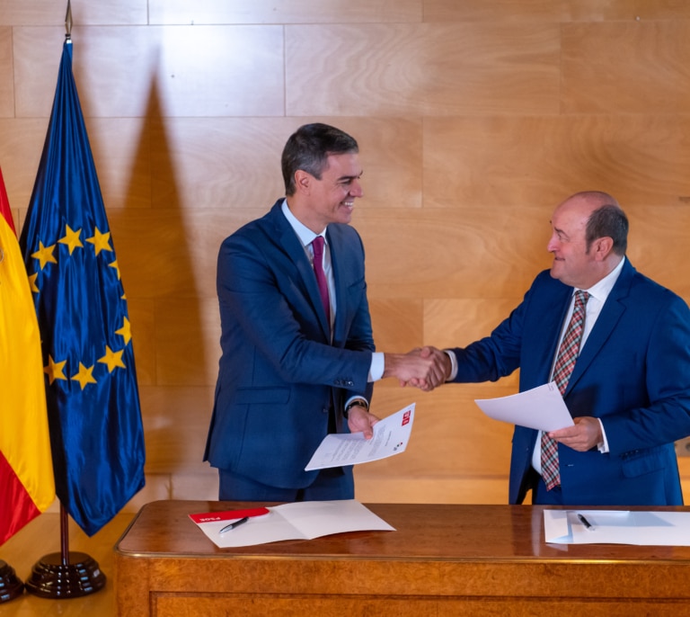 Sánchez abrocha su investidura con el PNV y atrae a Coalición Canaria para aislar al PP con Vox