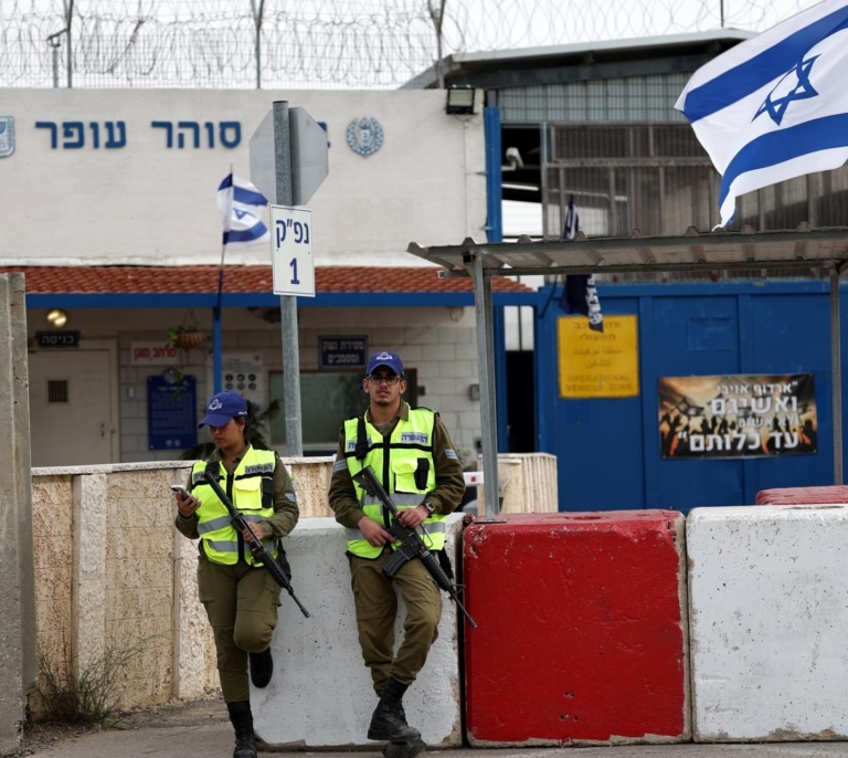 Hamás retrasará la entrega de rehenes hasta que Israel cumpla con el acuerdo pactado