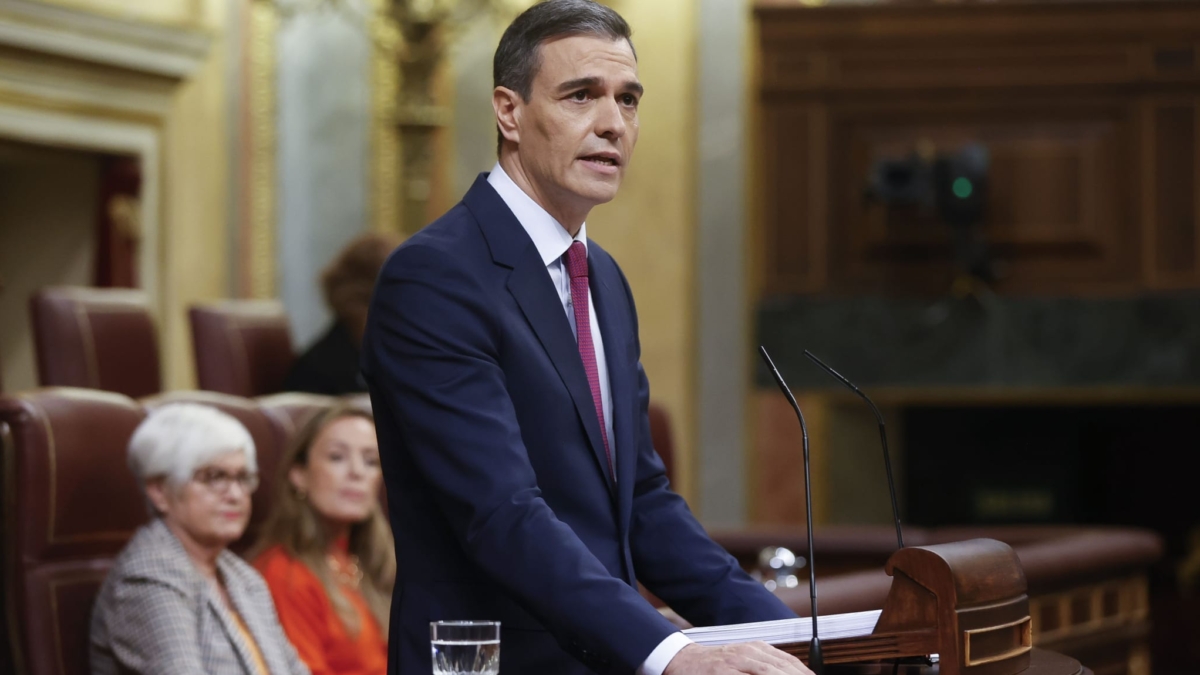 MADRID, 15/11/2023.- El presidente del Gobierno en funciones, Pedro Sánchez, comienza su intervención en el primer día del debate de investidura en el que pone su nuevo programa de Gobierno y pide la confianza a la Cámara para revalidar su mandato en la Moncloa, este miércoles en Madrid. EFE/ Juan Carlos Hidalgo