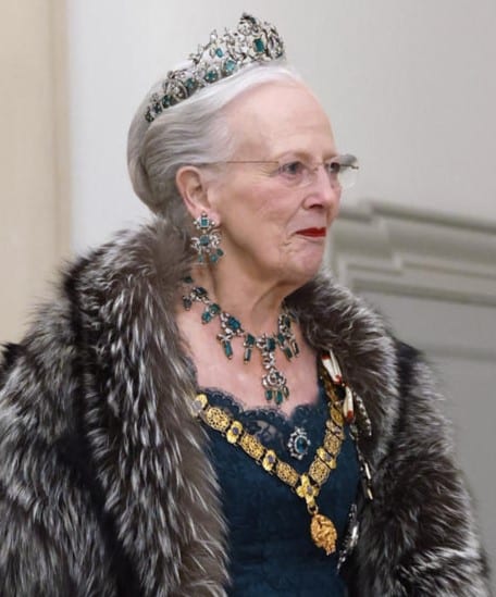 La reina Margarita luce el toisón de oro en la cena de gala en Copenhague