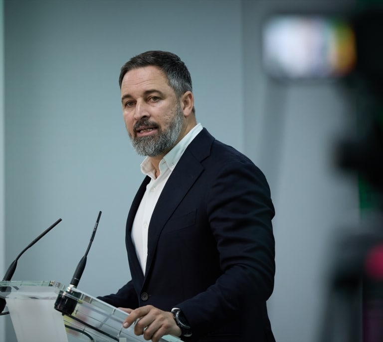 Vox abre la senda judicial contra la amnistía y convierte su querella contra Sánchez en un pulso al PP