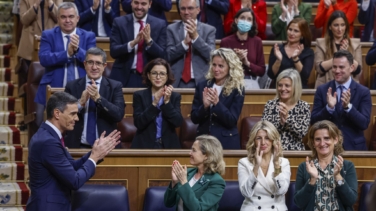 Sánchez tranquiliza a los suyos con la amnistía y por desarmar a Feijóo: "Se ha reído de él"