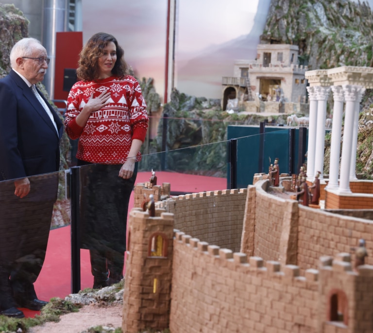 El belén de Sánchez (contra el de Ayuso)